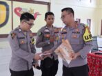 Kapolres Nisel Memberikan Reward kepada 2 Personil Bhabinkamtibmas – Deliknews.com