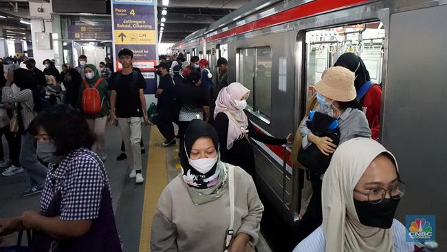 Jadwal KRL Commuter Line Malam Tahun Baru Terakhir 03.05 WIB Diumumkan