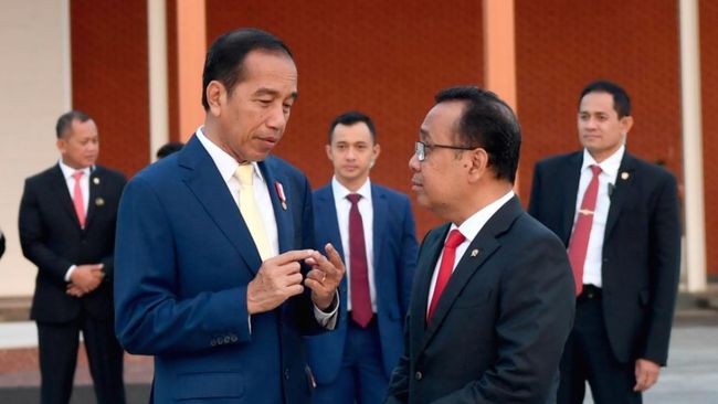 Mendadak Mengenakan Dasi Kuning, Jokowi Angkat Bicara dengan Ini