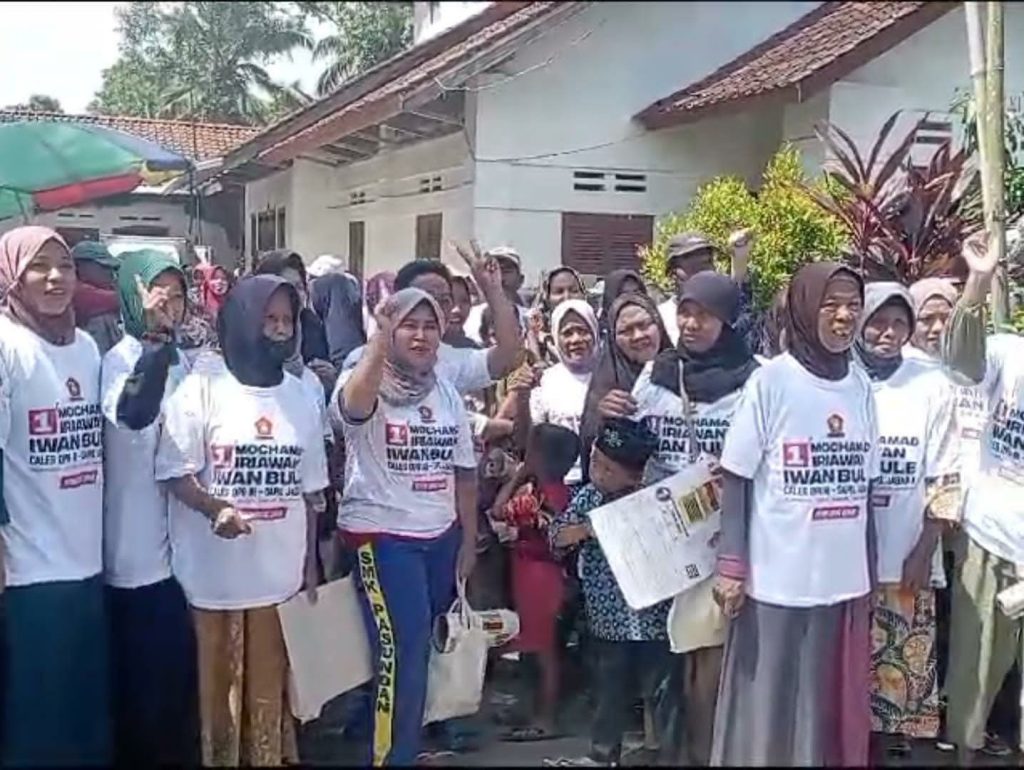 Iwan Bule, Calon Legislatif, Melakukan Kontak Langsung dengan PKL dan Pelaku UMKM di Daerah Pemilihan Jabar X