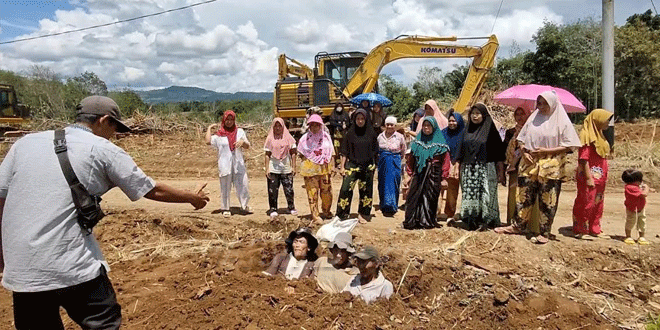 Warga Desa Sanggapati Tapsel Berdemo dan Bertanam Diri sebagai Protes, TPL Memberikan Penjelasan – Waspada Online