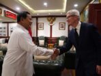 After Sending a Congratulatory Letter, Apple’s CEO Tim Cook Visits Prabowo Subianto, the President-Elect