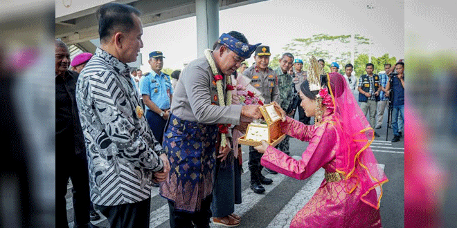 Kedatangan Irjen Pol Whisnu Hermawan Ke Bandara Kualanamu, Sumut