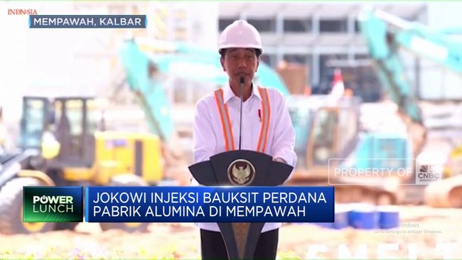 Jokowi memberikan suntikan dana ke Pabrik Alumina pertama di Mempawah