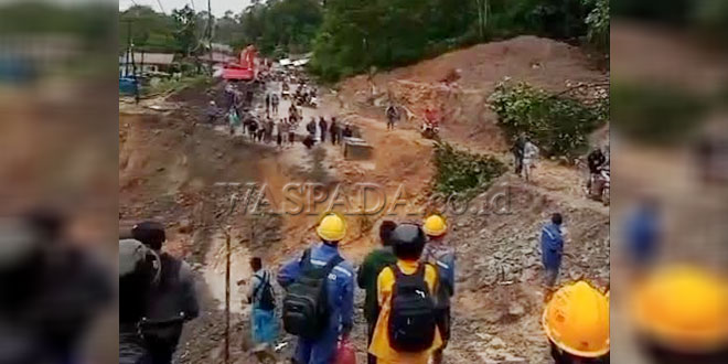 Ruas Jalan Nasional Batu Jomba Putus Total, Kerugian Diperkirakan Miliaran Rupiah – Berhati-hatilah Online